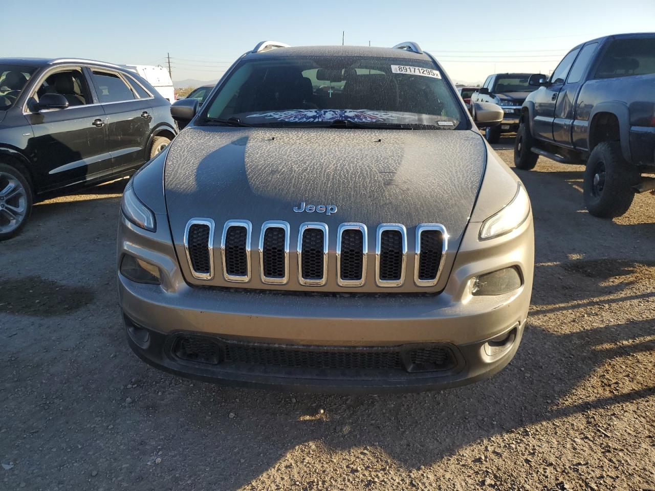 2017 Jeep Grand Cherokee VIN 1C4PJLCB1HW661782 Copart auction photo, rear end damage thumbnail 5