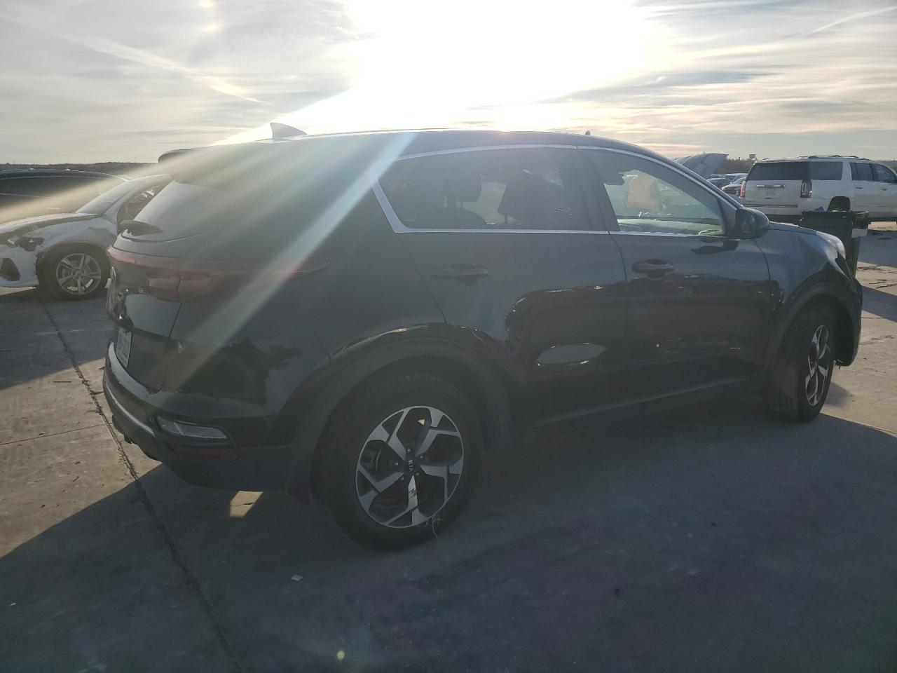 2020 KIA Sportage VIN KNDPM3AC2L7833453 Copart auction photo, side / rear end damage thumbnail 3