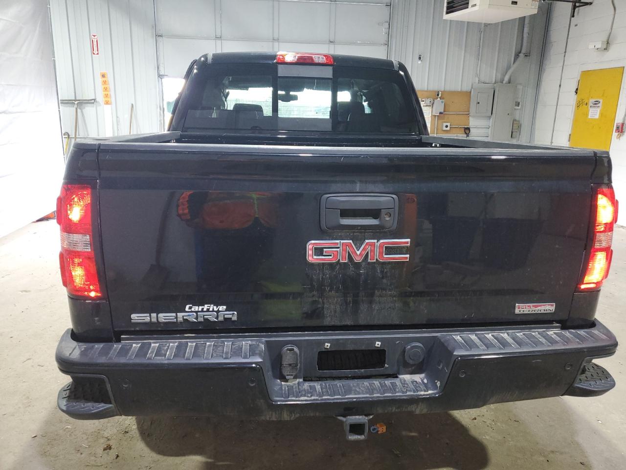 2015 GMC Sierra VIN 3GTU2VEC2FG392138 Copart auction photo, side / minor dent/scratches damage thumbnail 6