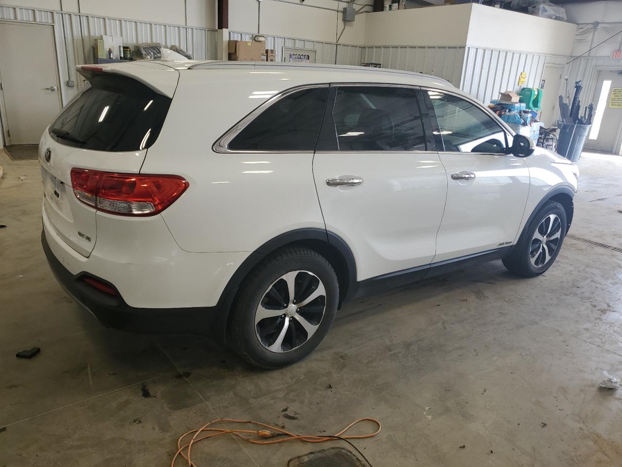 2016 KIA Sorento VIN 5XYPHDA54GG150447 Copart auction photo, front end damage thumbnail 3