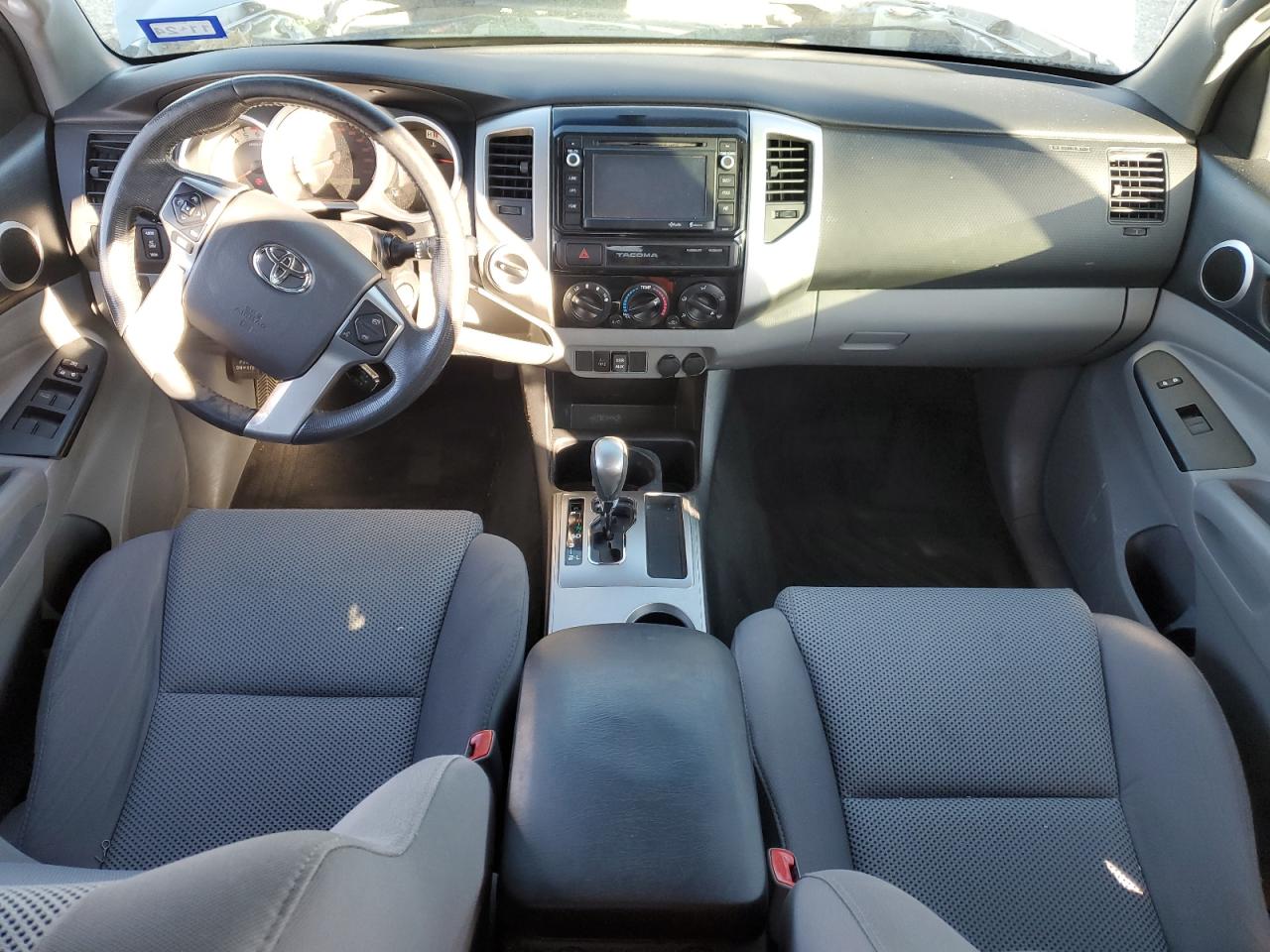 2015 Toyota Tacoma VIN 5TFLU4EN0FX124959 Copart auction photo, front end / side damage thumbnail 8
