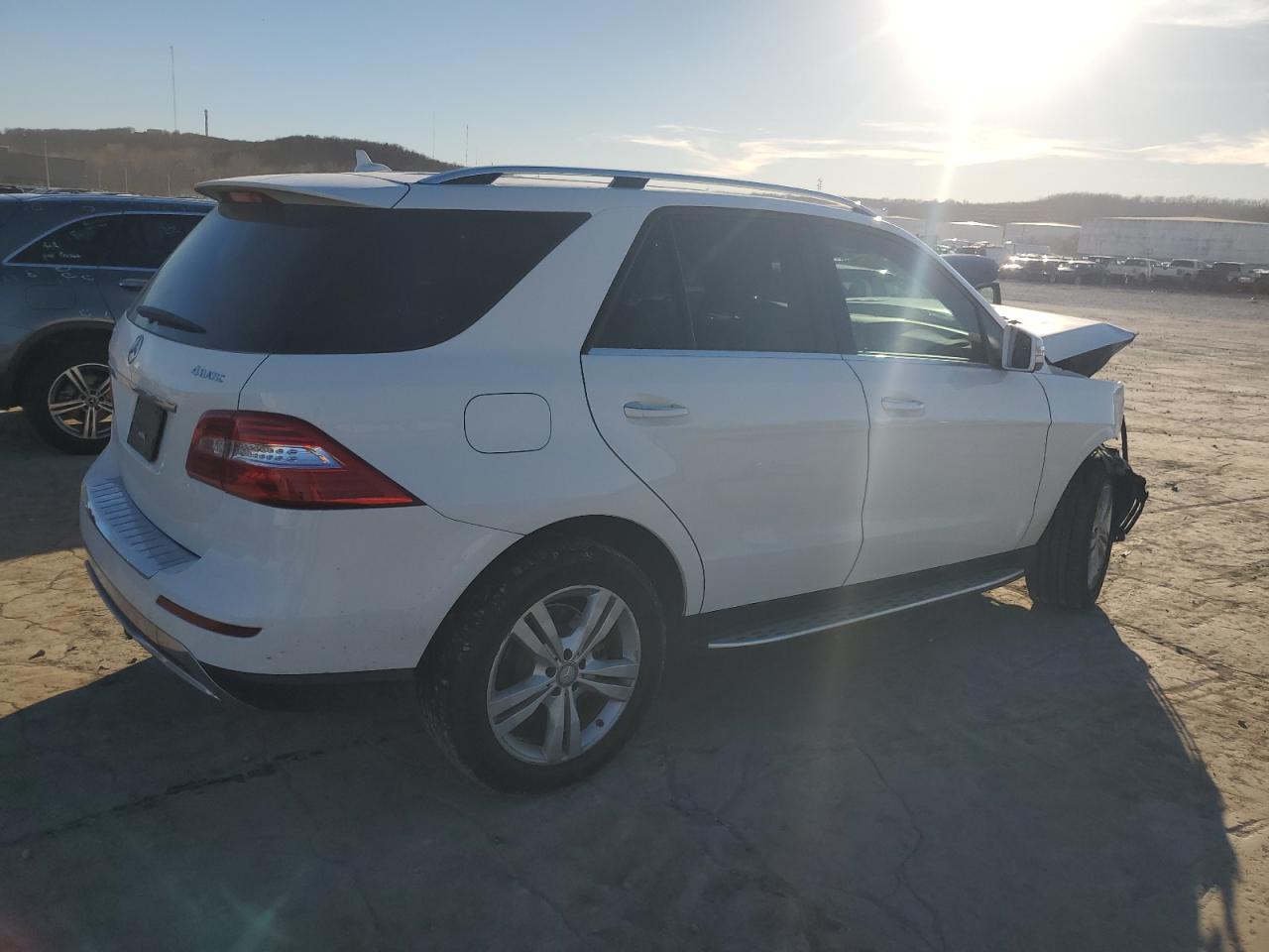 2015 Mercedes-Benz M-klasse VIN 4JGDA5HB5FA618916 Copart auction photo, front end damage thumbnail 3