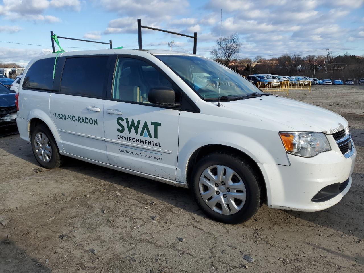 2017 Dodge Caravan VIN 2C4RDGBG5HR725559 Copart auction photo, minor dent/scratches damage thumbnail 4