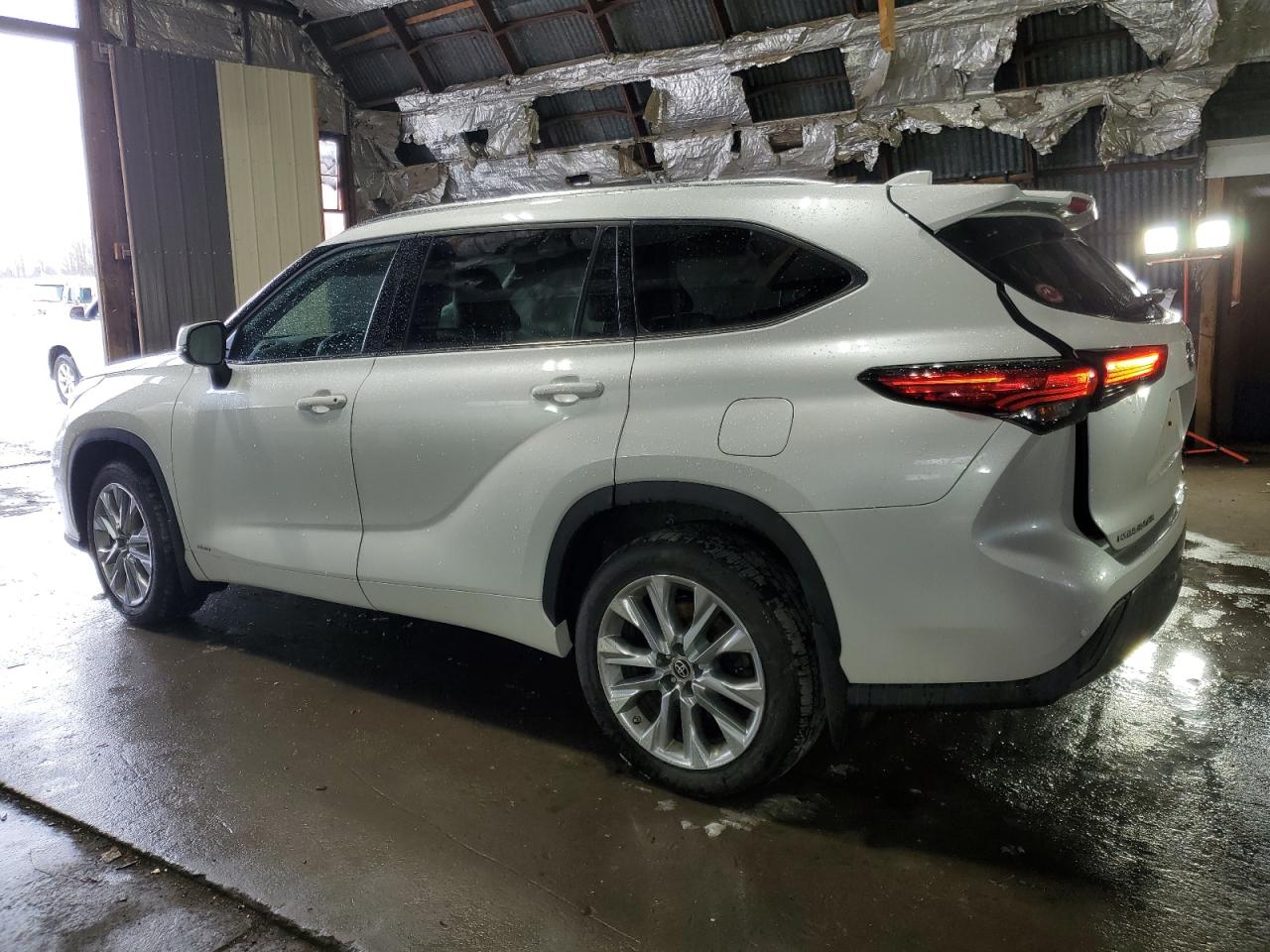 2022 Toyota Highlander VIN 5TDXBRCH6NS545719 Copart auction photo, side damage thumbnail 2