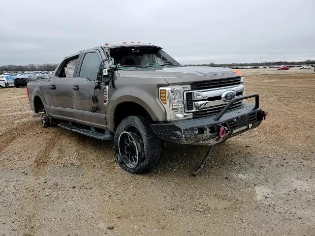 2019 Ford F250 VIN 1FT7W2B6XKEF33618 Copart auction photo, rollover / undercarriage damage thumbnail 11