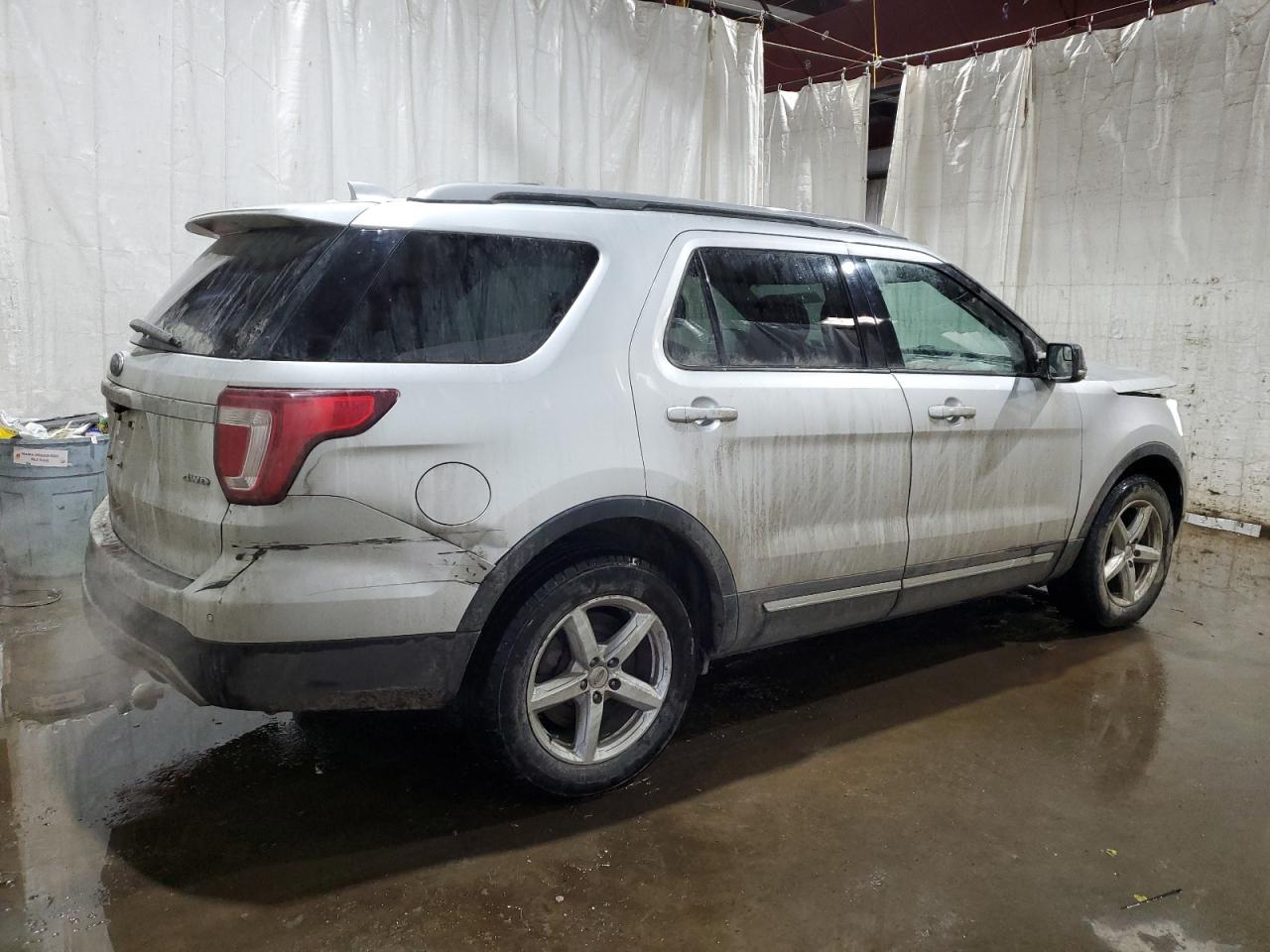 2017 Ford Explorer VIN 1FM5K8D84HGE32152 Copart auction photo, front end damage thumbnail 3
