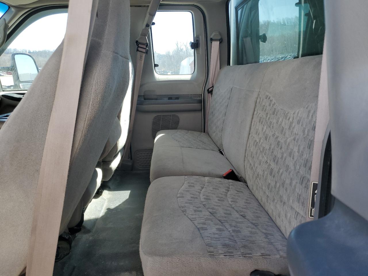 2000 Ford F250 VIN 1FTNX20S8YED14668 Copart auction photo, side / minor dent/scratches damage thumbnail 11