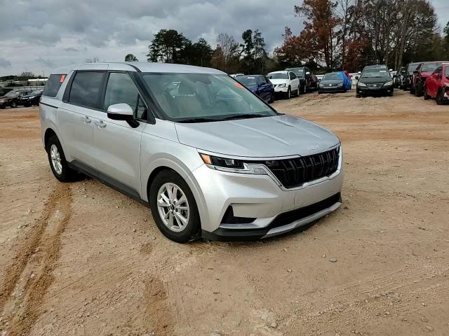 2022 KIA Carnival VIN KNDNB4H33N6117811 Copart auction photo, side / front end damage thumbnail 12