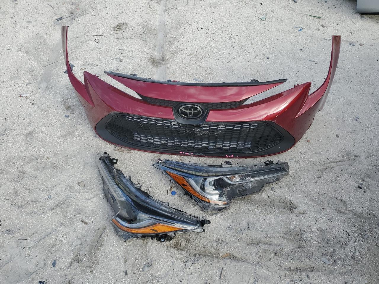 2022 Toyota Corolla VIN 5YFVPMAE4NP383053 Copart auction photo, front end / minor dent/scratches damage thumbnail 12