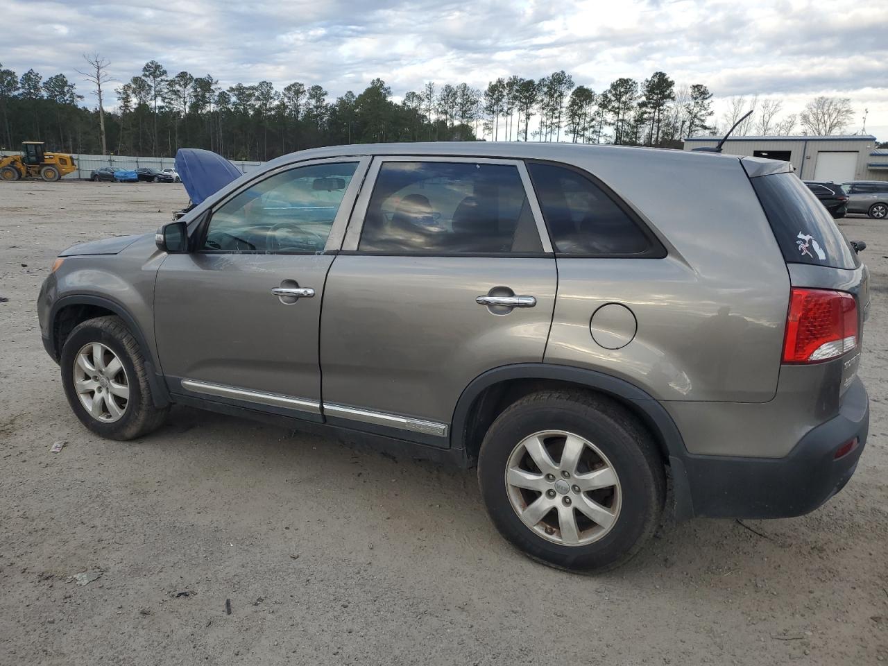 2013 KIA Sorento VIN 5XYKT3A12DG375364 Copart auction photo, mechanical damage thumbnail 2