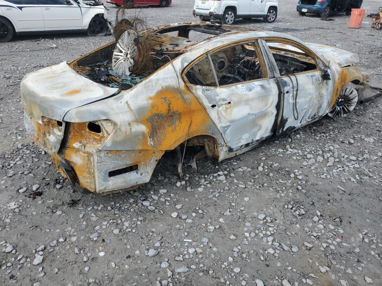 2015 KIA Cadenza VIN KNALN4D78F5193536 Copart auction photo, burn damage thumbnail 3
