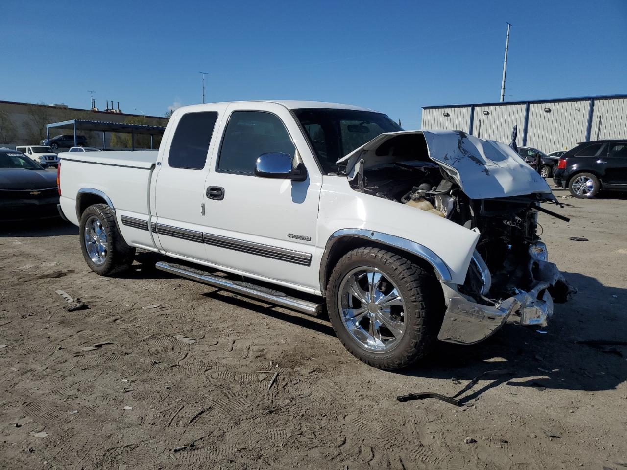 2002 Chevrolet Silverado VIN 2GCEC19V121243826 Copart auction photo, front end damage thumbnail 4