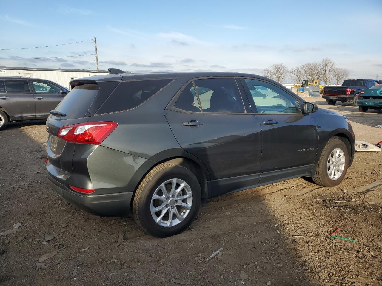2019 Chevrolet Equinox VIN 3GNAXHEV3KS626440 Copart auction photo, rear end damage thumbnail 3