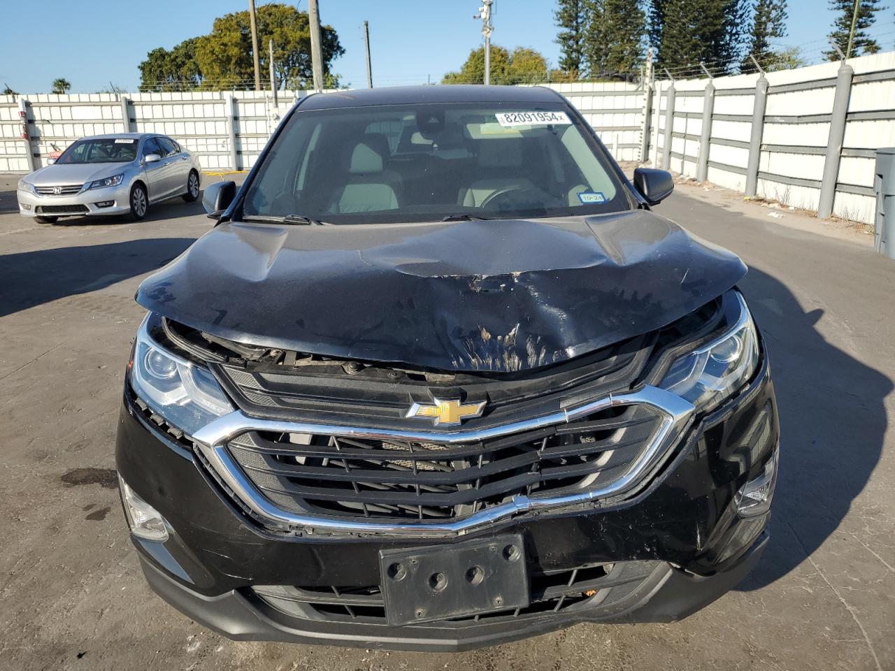 2020 Chevrolet Equinox VIN 2GNAXFEV8L6215474 Copart auction photo, front end / side damage thumbnail 5