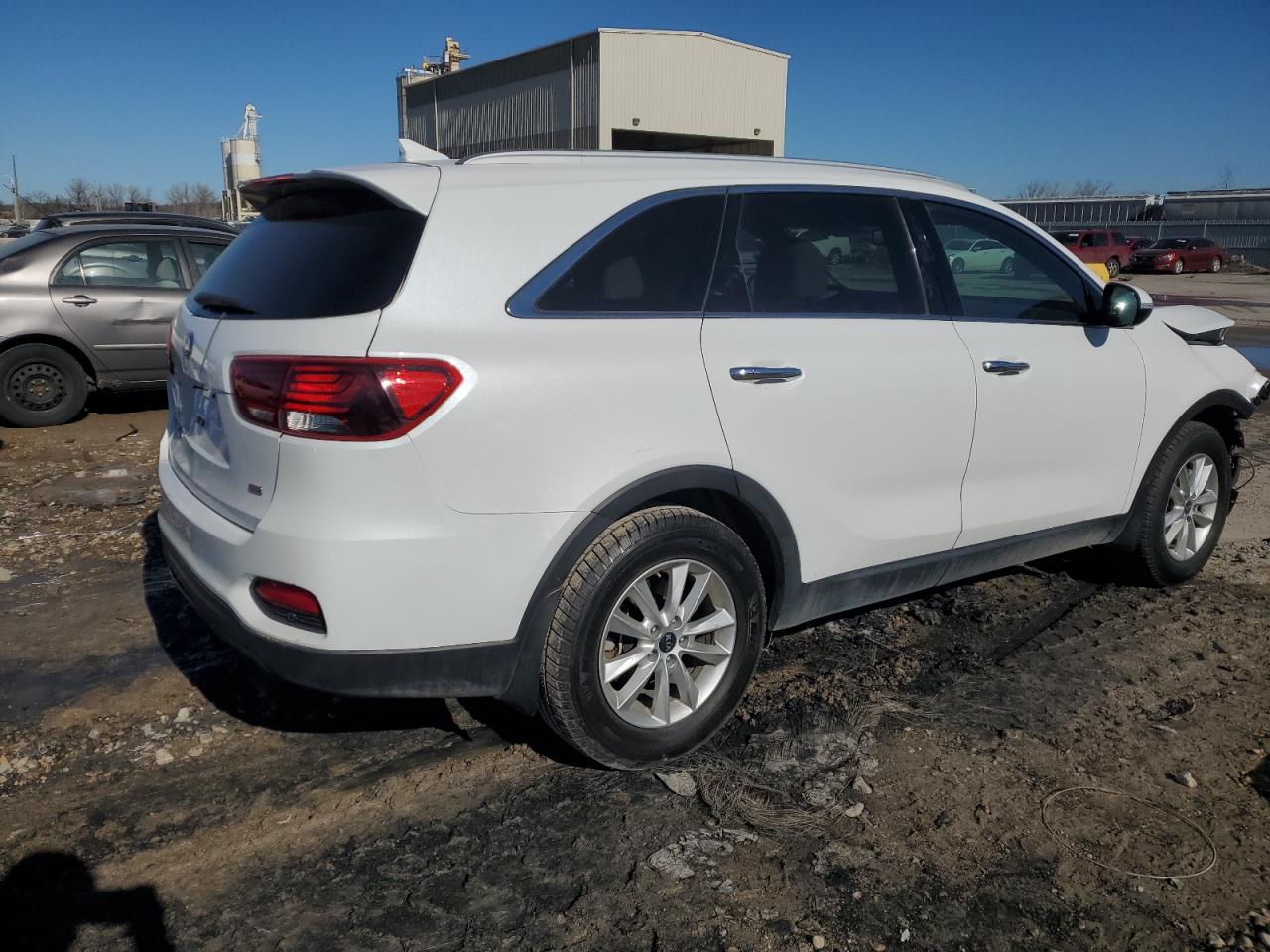 2019 KIA Sorento VIN 5XYPG4A39KG480420 Copart auction photo, front end damage thumbnail 3