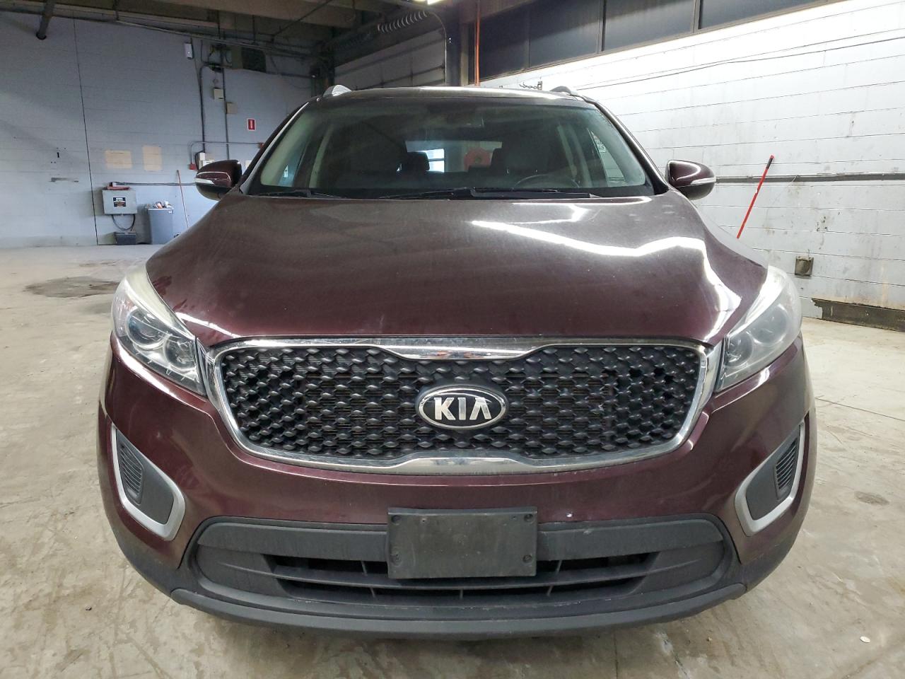2017 KIA Sorento VIN 5XYPGDA30HG294404 Copart auction photo, minor dent/scratches damage thumbnail 5