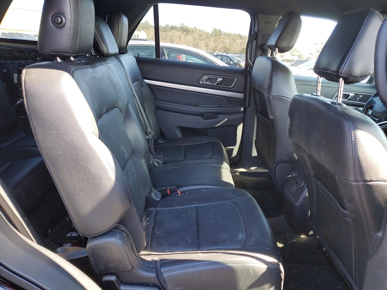2018 Ford Explorer VIN 1FM5K8D84JGA16950 Copart auction photo, rear end / minor dent/scratches damage thumbnail 11