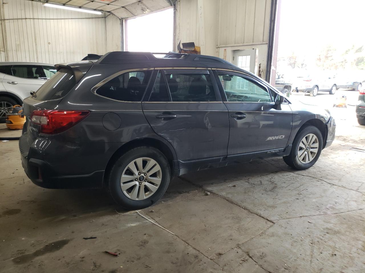 2018 Subaru Outback VIN 4S4BSACC8J3204023 Copart auction photo, all over damage thumbnail 3