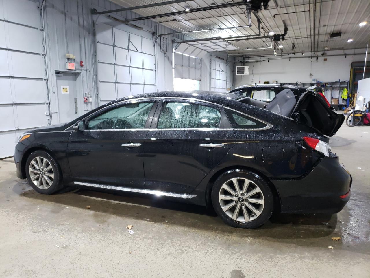 2017 Hyundai Sonata VIN 5NPE34AF1HH561376 Copart auction photo, rear end / minor dent/scratches damage thumbnail 2