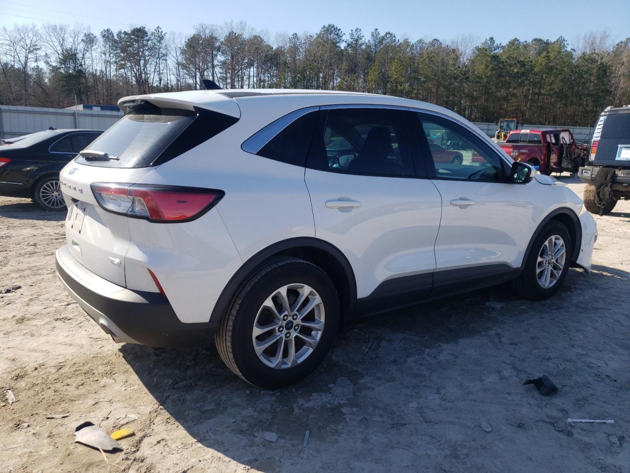 2020 Ford Escape VIN 1FMCU0G68LUA25796 Copart auction photo, front end damage thumbnail 3