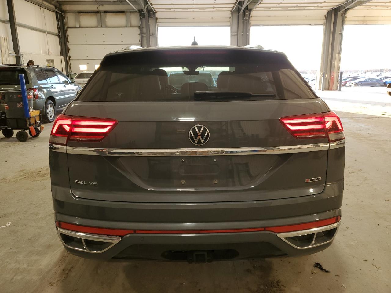 2021 Volkswagen Atlas VIN 1V2FE2CA9MC229680 Copart auction photo, side damage thumbnail 6