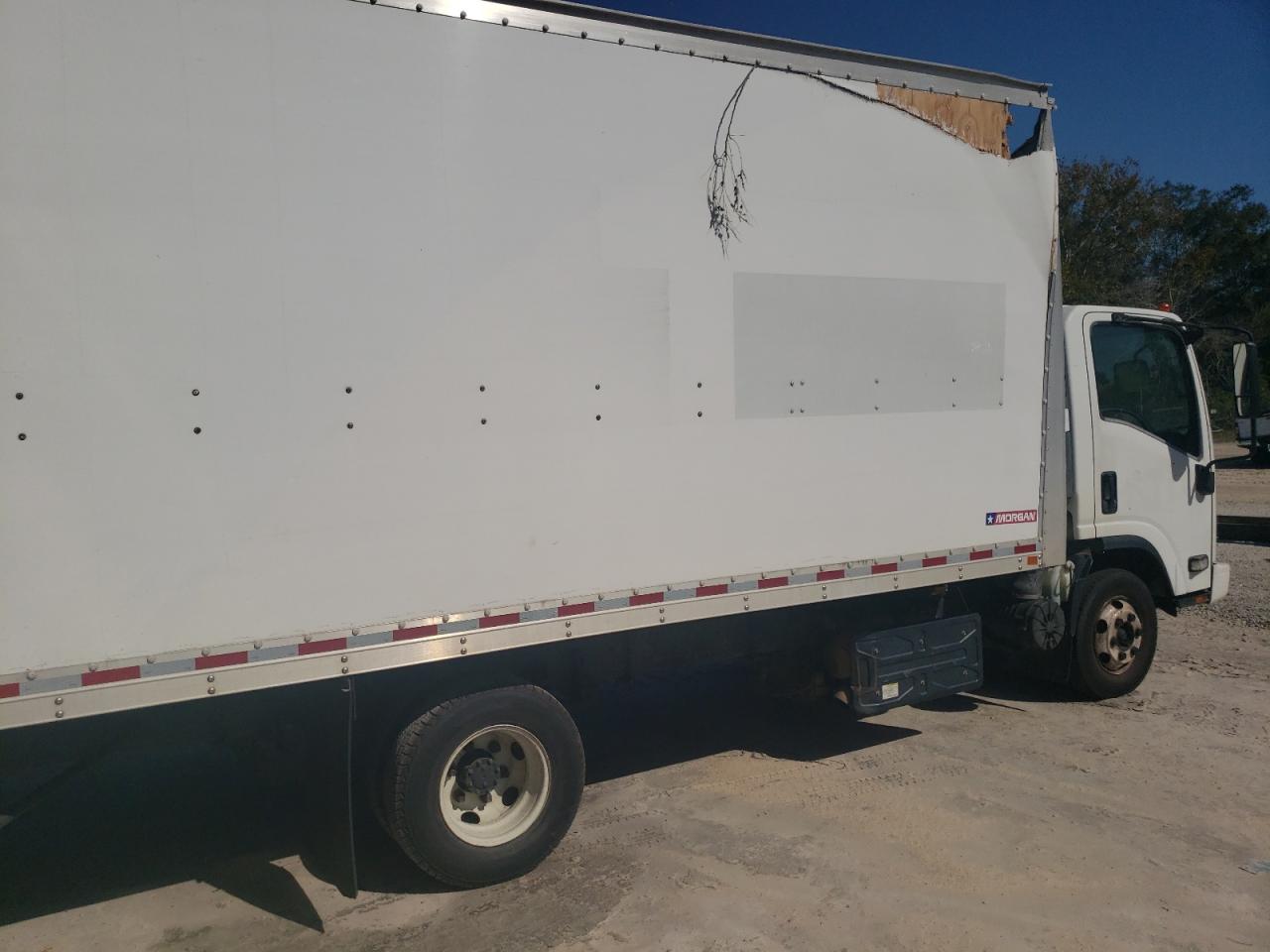 2016 Isuzu NPR VIN JALB4W170G7F00609 Copart auction photo, minor dent/scratches damage thumbnail 3