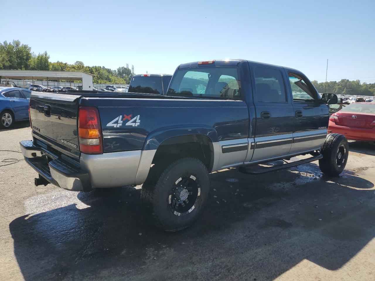 2001 Chevrolet Silverado VIN 1GCHK23U91F119073 Copart auction photo, stripped damage thumbnail 3