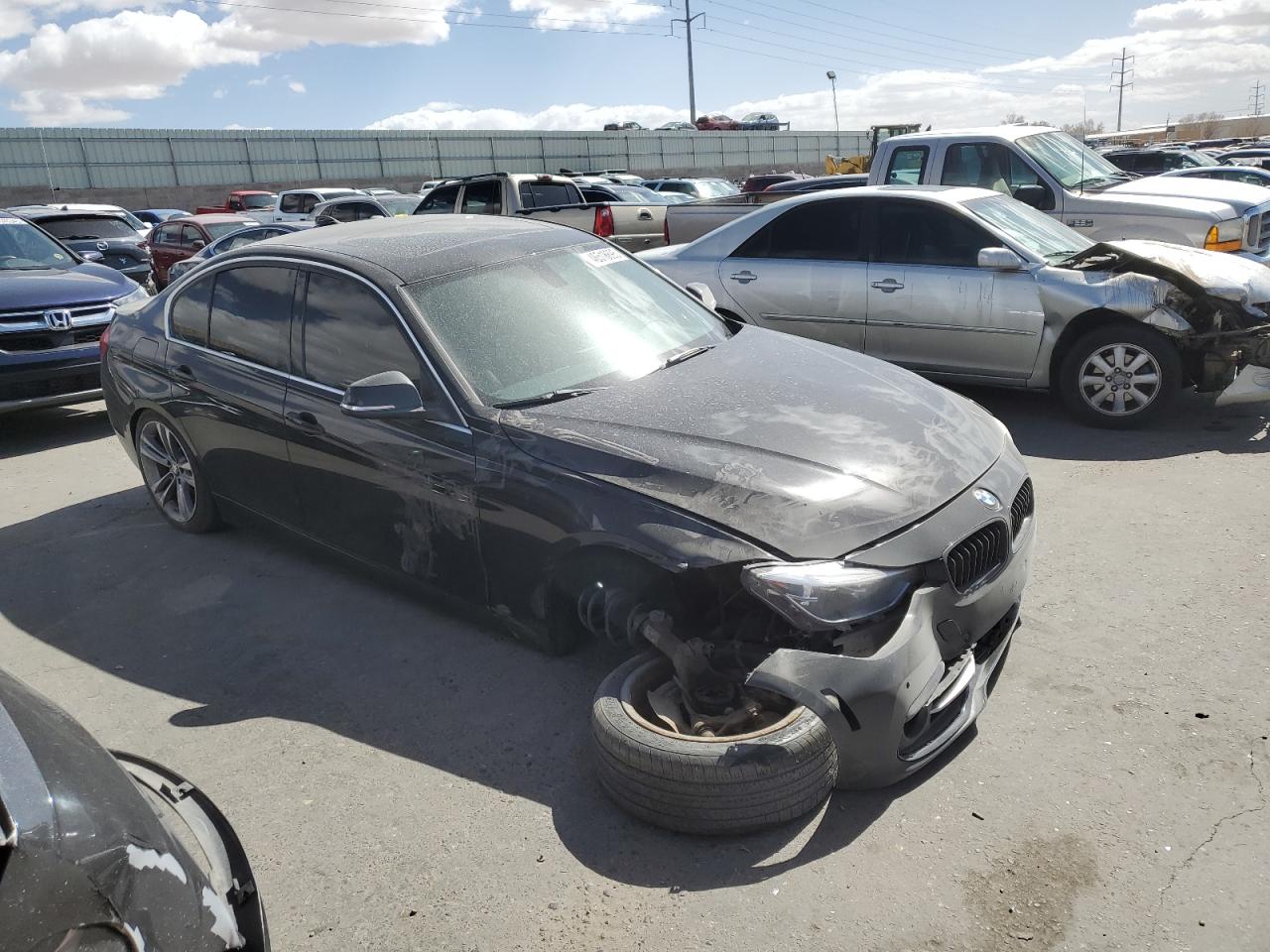 2016 BMW 3er VIN WBA8B7G50GNT14491 Copart auction photo, front end / undercarriage damage thumbnail 4