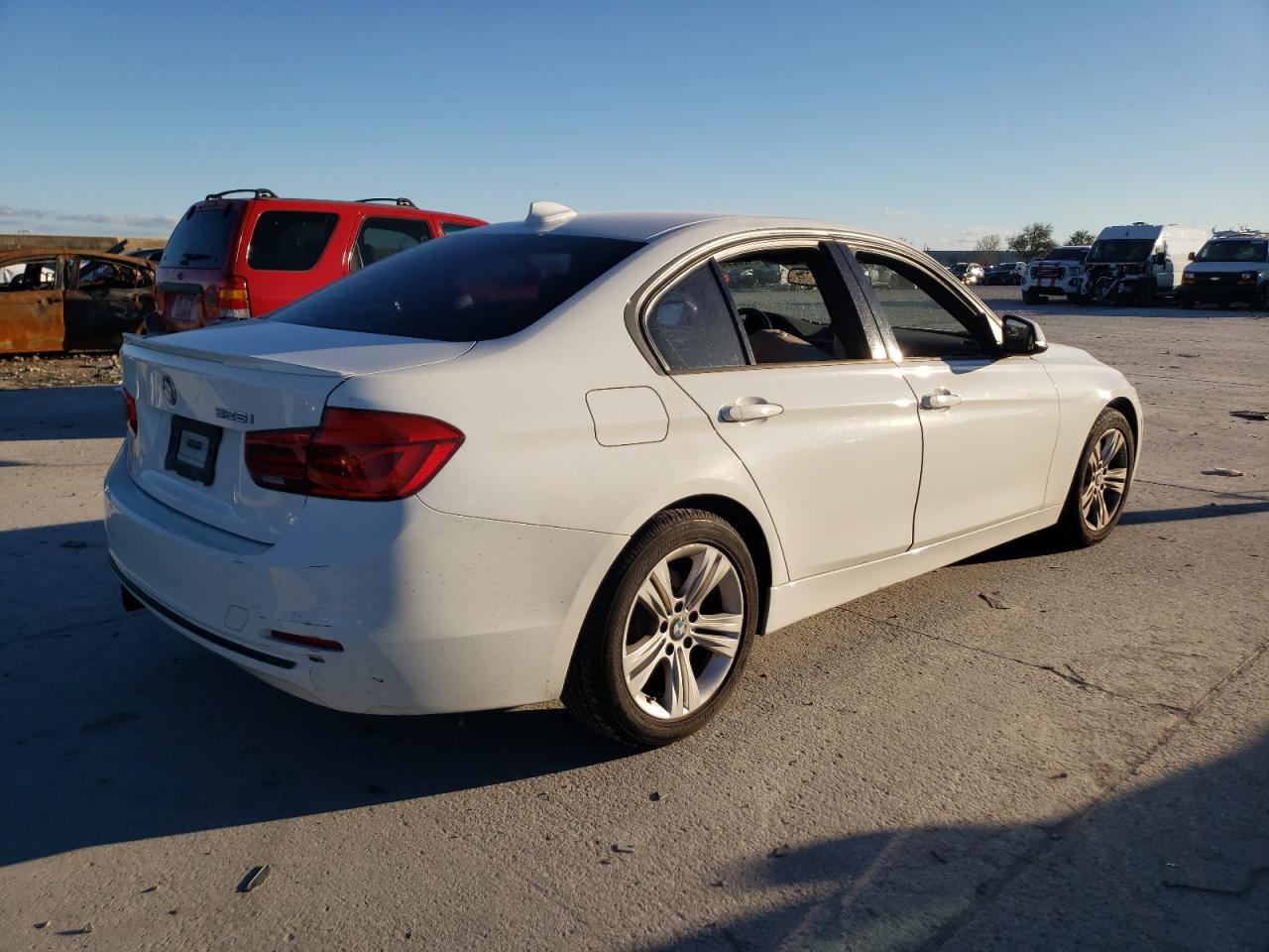 2016 BMW 3er VIN WBA8E9G5XGNT81635 Copart auction photo, water/flood damage thumbnail 3