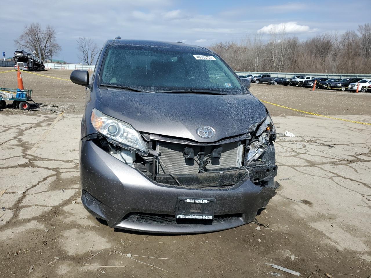 2017 Toyota Sienna VIN 5TDKZ3DC0HS767876 Copart auction photo, front end damage thumbnail 5