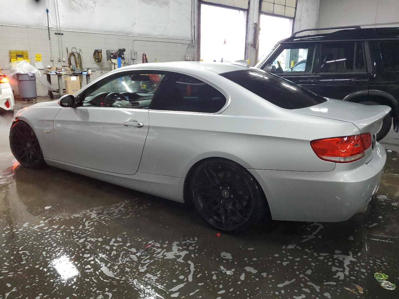 2007 BMW 3er VIN WBAWB73577P035945 Copart auction photo, front end damage thumbnail 2