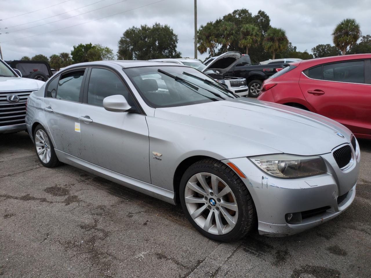 2011 BMW 3er VIN WBAPK7C5XBA820802 Copart auction photo, water/flood damage thumbnail 4