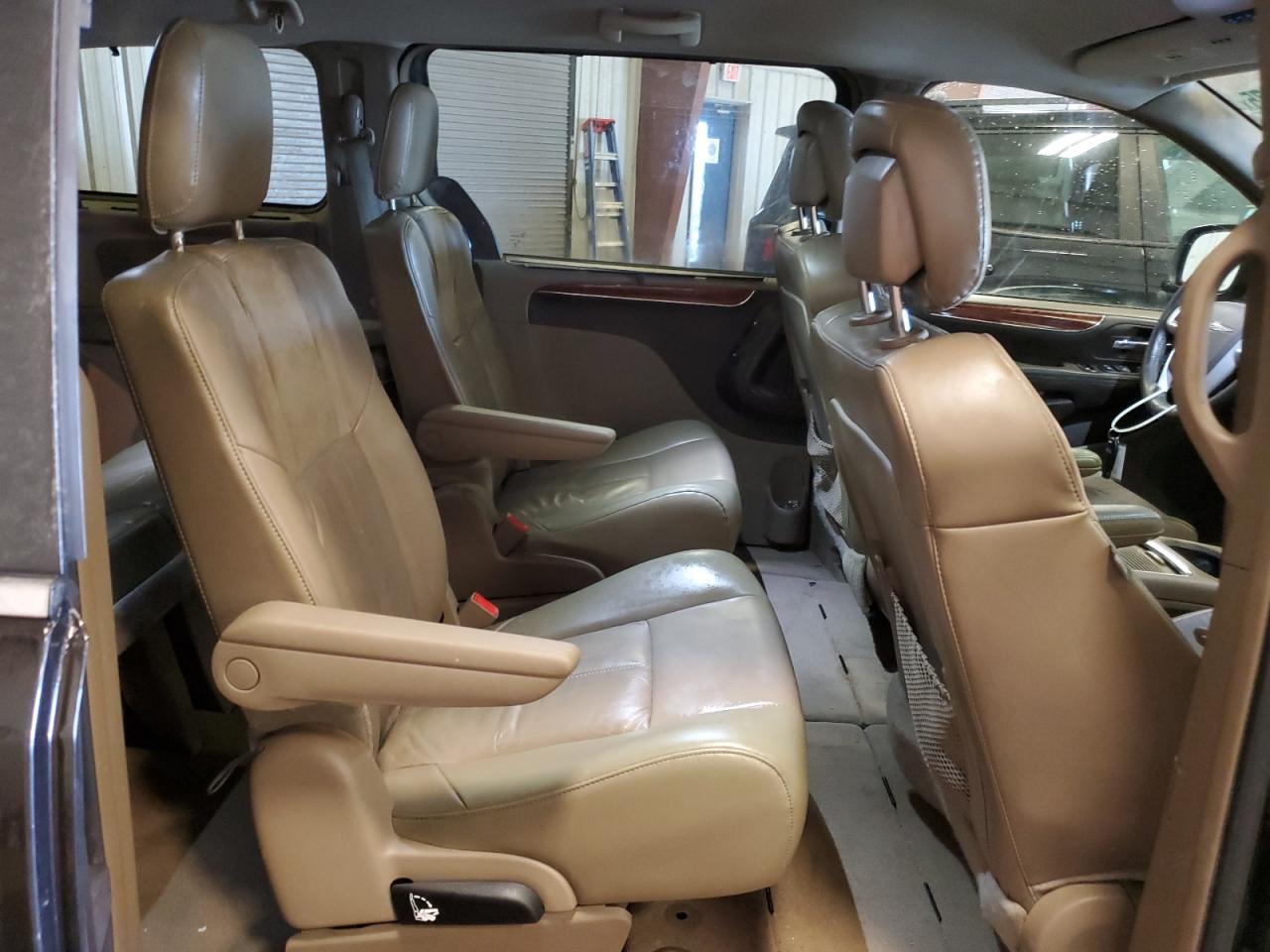 2014 Chrysler Town & Country VIN 2C4RC1GG2ER453542 Copart auction photo, rear end damage thumbnail 11