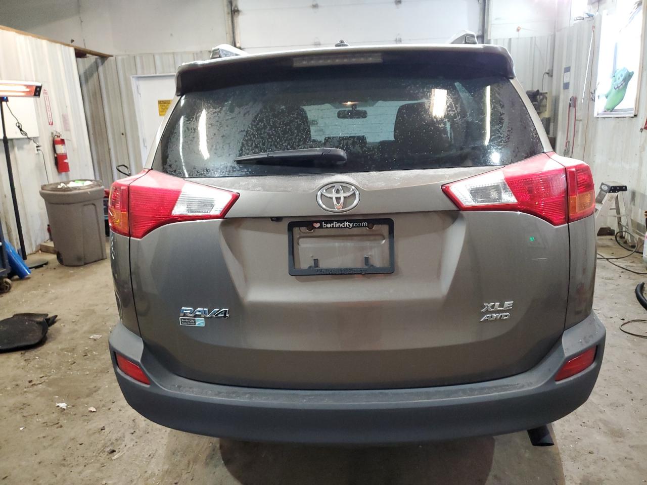 2015 Toyota RAV 4 VIN JTMRFREV1FD122253 Copart auction photo, side / front end damage thumbnail 6