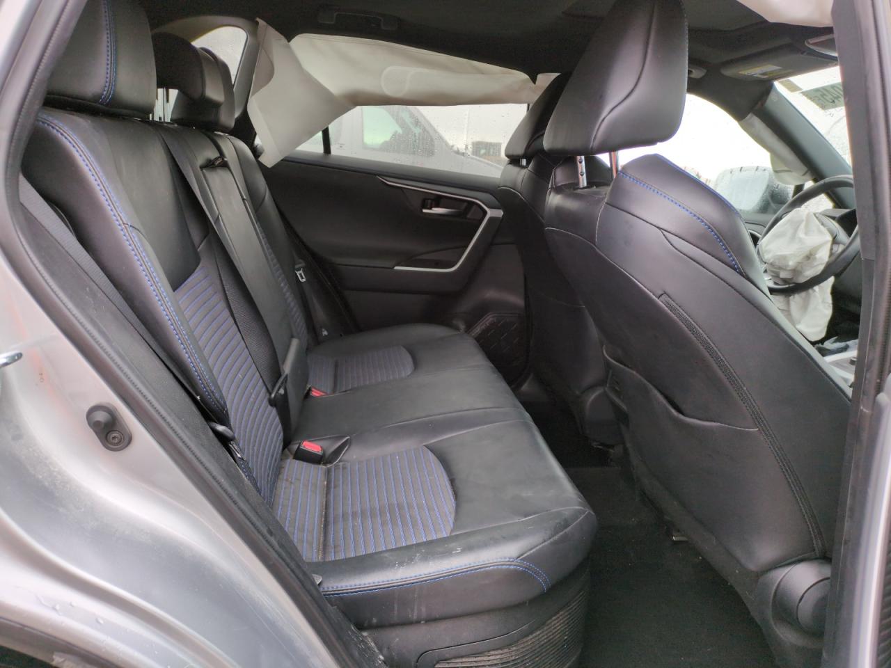2021 Toyota RAV 4 VIN 2T3E6RFV7MW006052 Copart auction photo, front end / side damage thumbnail 10