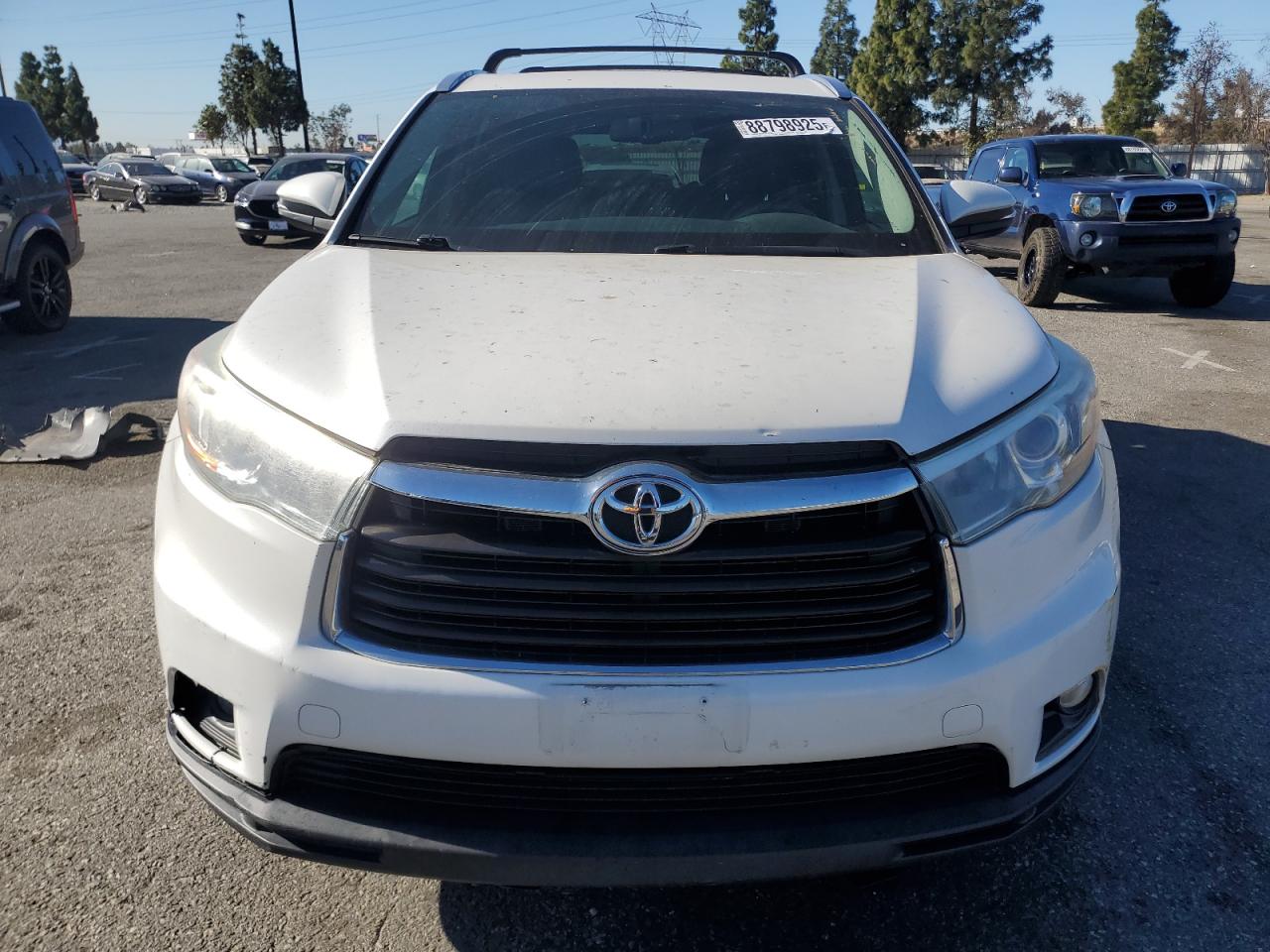 2016 Toyota Highlander VIN 5TDJKRFH0GS348064 Copart auction photo, rear end damage thumbnail 5