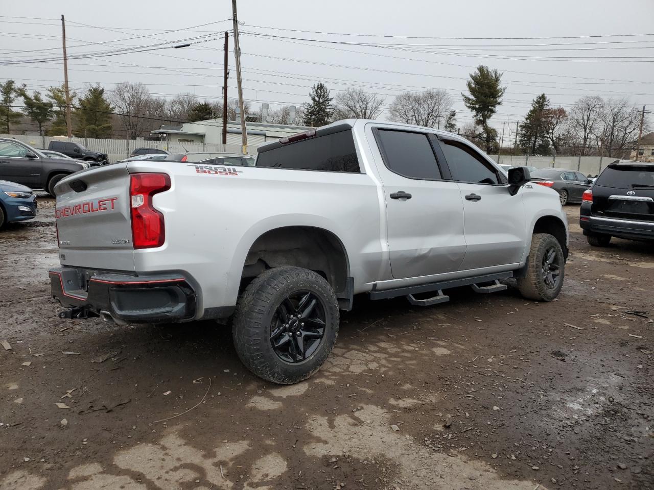 2019 Chevrolet Silverado VIN 3GCPYCEF4KG173797 Copart auction photo, front end / side damage thumbnail 3