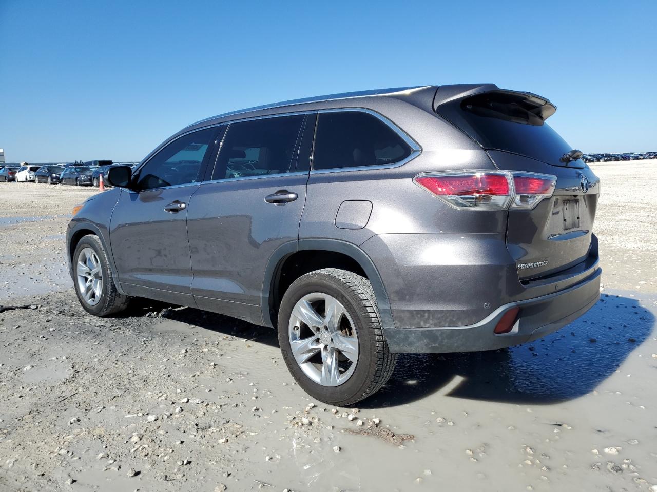2015 Toyota Highlander VIN 5TDYKRFH1FS068179 Copart auction photo, front end / side damage thumbnail 2