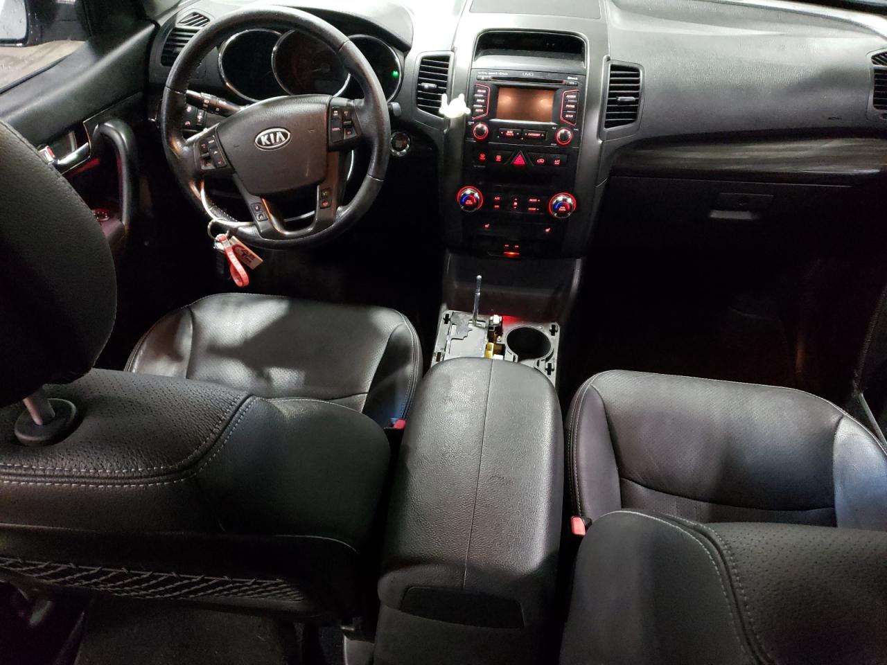 2013 KIA Sorento VIN 5XYKWDA22DG328325 Copart auction photo, front end / side damage thumbnail 8