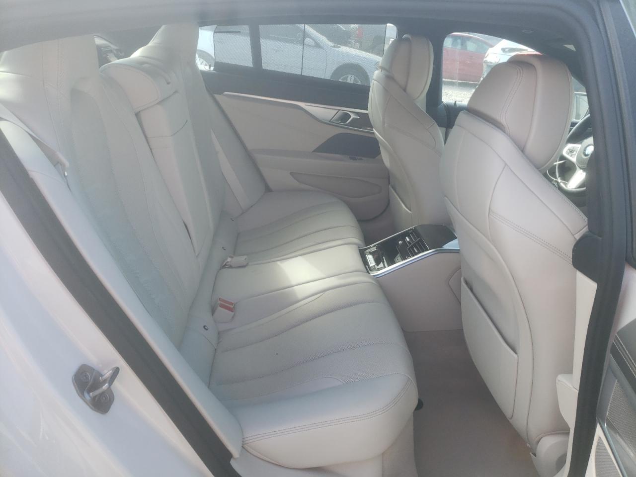 2022 BMW M8 VIN WBAGV8C03NCH10560 Copart auction photo, front end / minor dent/scratches damage thumbnail 10