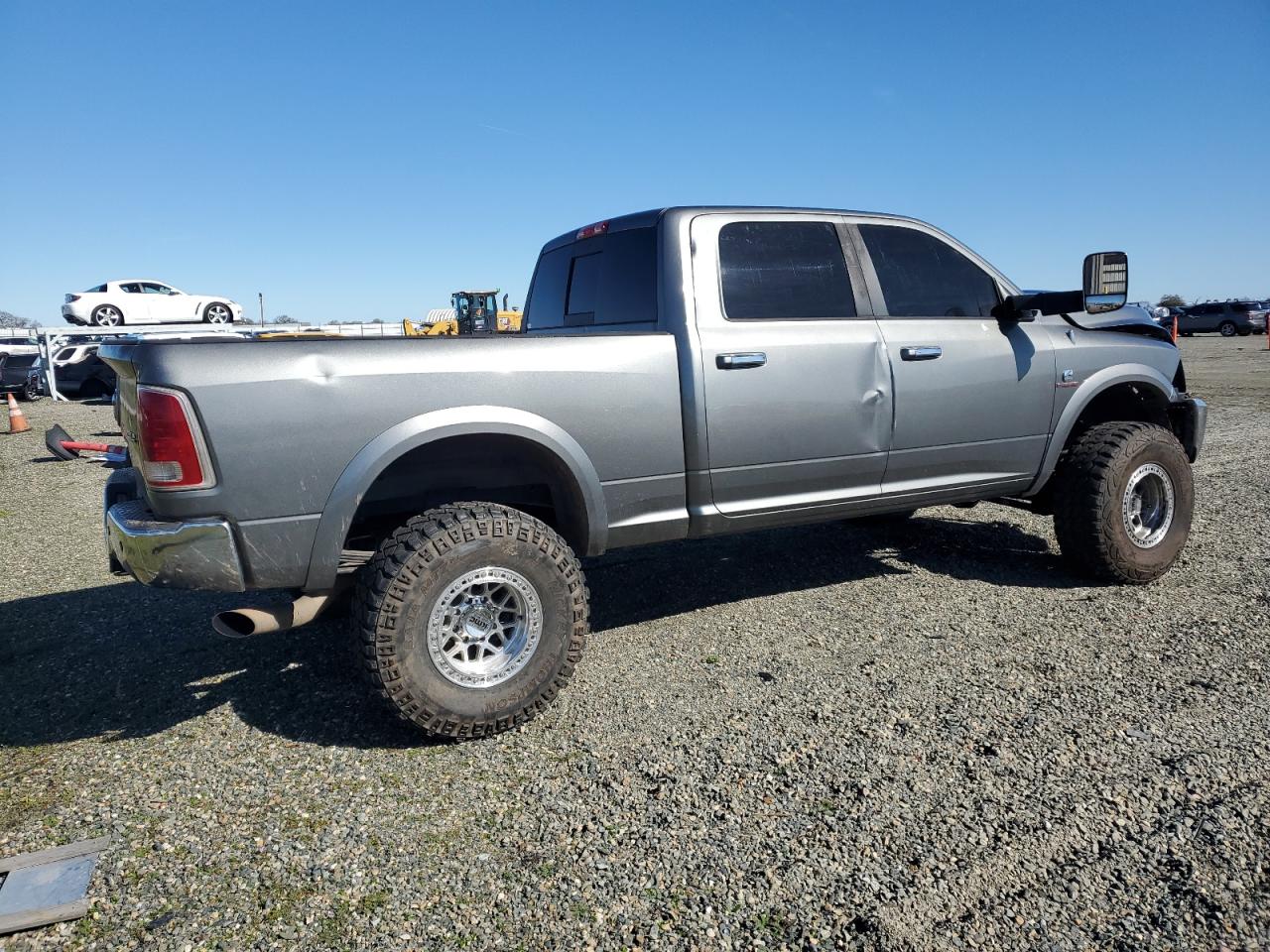 2013 RAM 2500 VIN 3C6UR5FL4DG517414 Copart auction photo, front end / side damage thumbnail 3