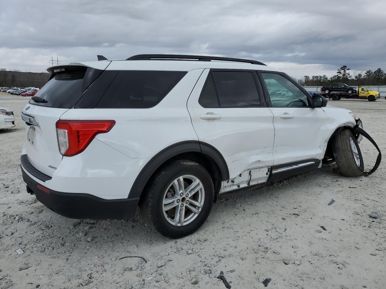 2021 Ford Explorer VIN 1FMSK8DH1MGB13093 Copart auction photo, front end / side damage thumbnail 3