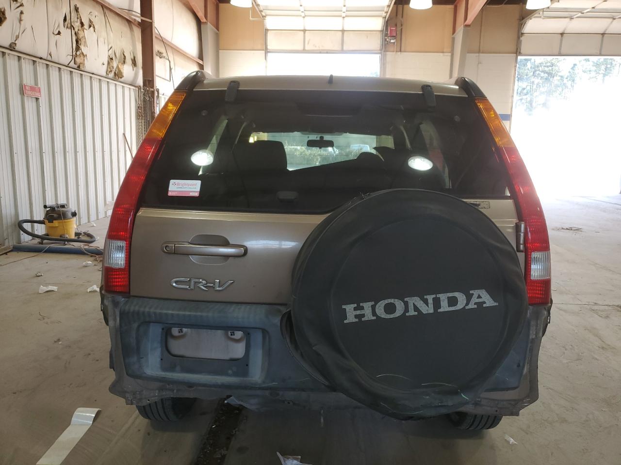 2004 Honda CR-V VIN SHSRD68474U203604 Copart auction photo, front end / undercarriage damage thumbnail 6