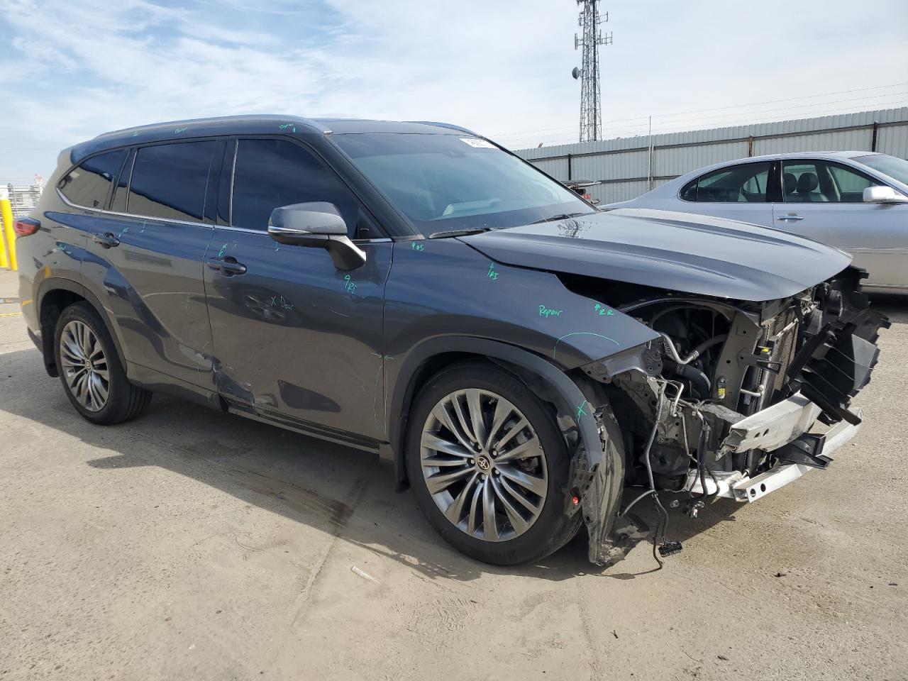 2021 Toyota Highlander VIN 5TDFZRBHXMS145850 Copart auction photo, front end / side damage thumbnail 4