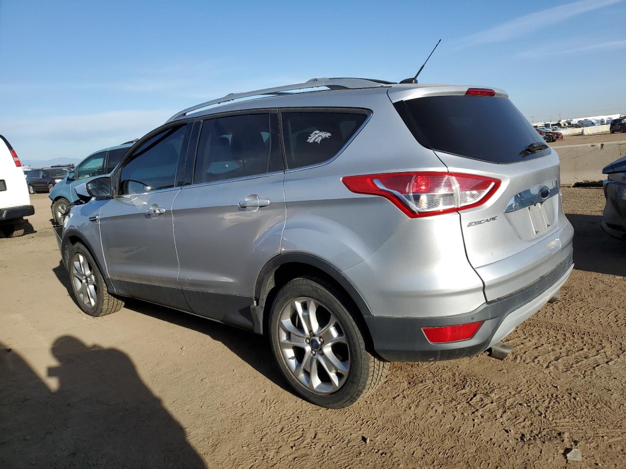 2015 Ford Escape VIN 1FMCU9J95FUB19307 Copart auction photo, hail / front end damage thumbnail 2