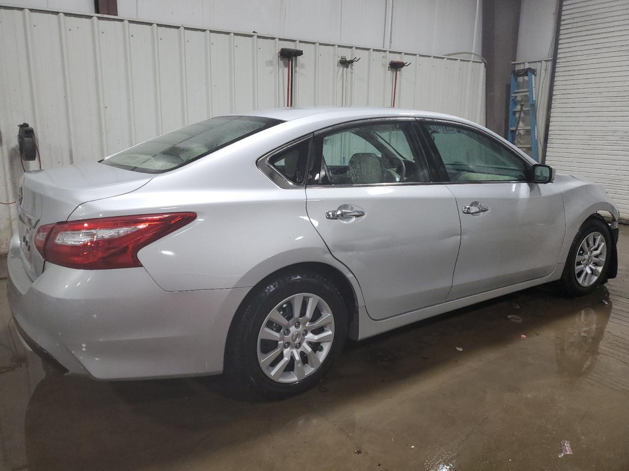 2016 Nissan Altima VIN 1N4AL3AP9GN304147 Copart auction photo, front end damage thumbnail 3