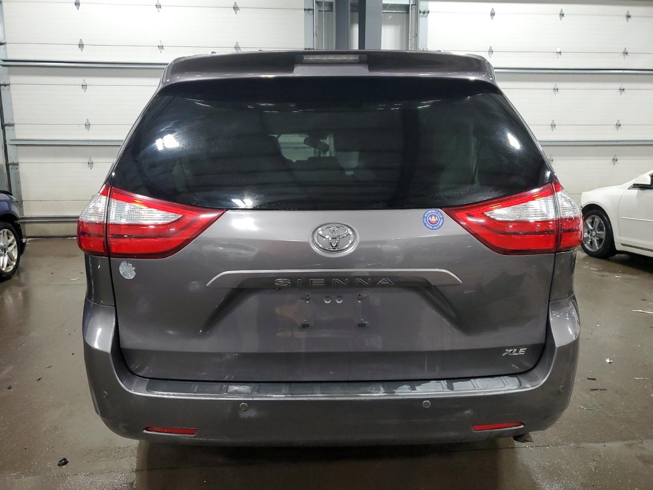 2015 Toyota Sienna VIN 5TDYK3DC2FS558702 Copart auction photo, front end damage thumbnail 6