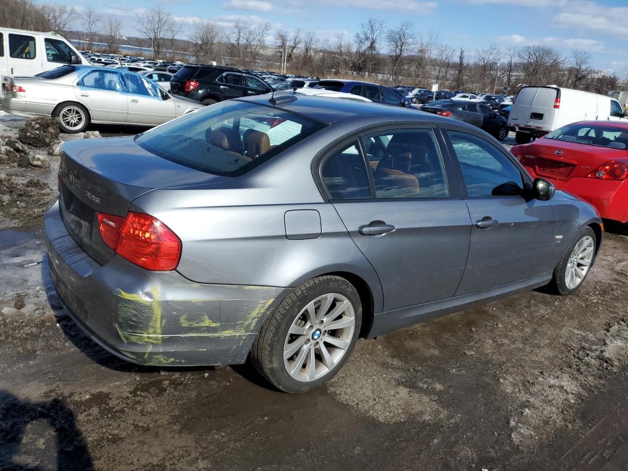 2011 BMW 3er VIN WBAPK5C50BF125929 Copart auction photo, rear end / minor dent/scratches damage thumbnail 3