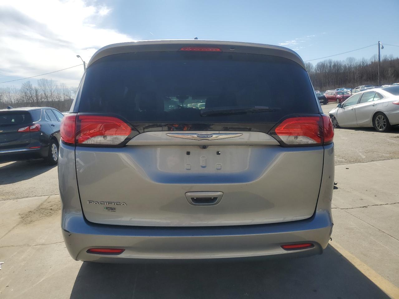 2017 Chrysler Pacifica VIN 2C4RC1DG2HR676477 Copart auction photo, side damage thumbnail 6