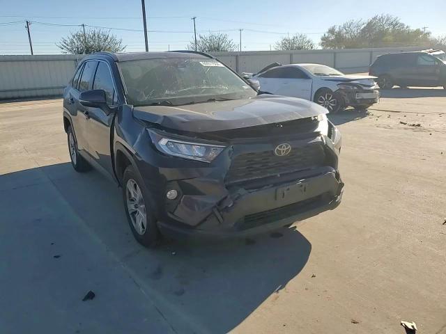 2019 Toyota RAV 4 VIN JTMW1RFV9KD509658 Copart auction photo, front end / minor dent/scratches damage thumbnail 11